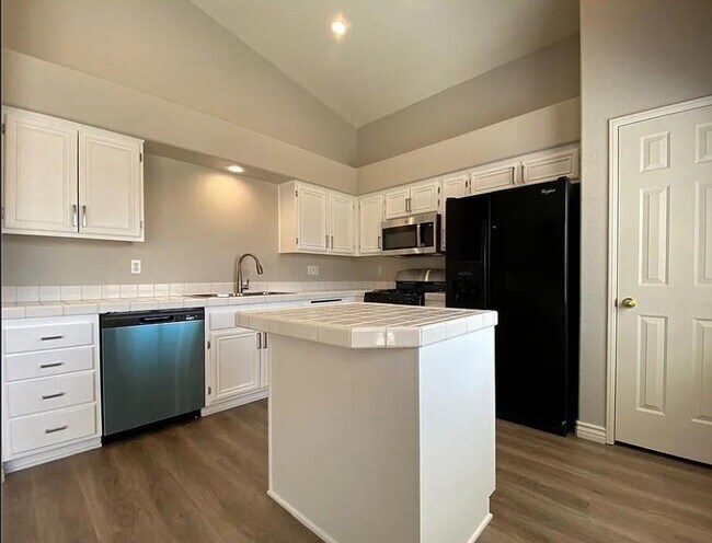 Photo - 9317 Mountain Rise Ave