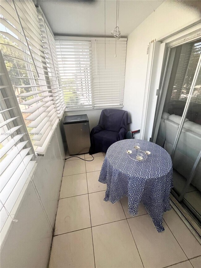 Photo - 2581 Garden Dr N Unidad 203