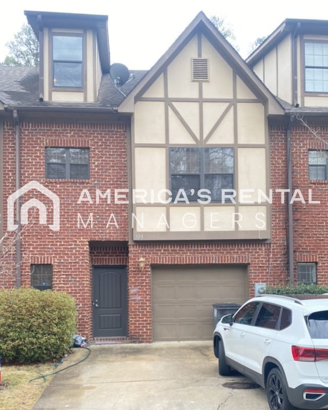 Building Photo - Townhome For Rent In Hoover!!! View with 48 Hours Notice!