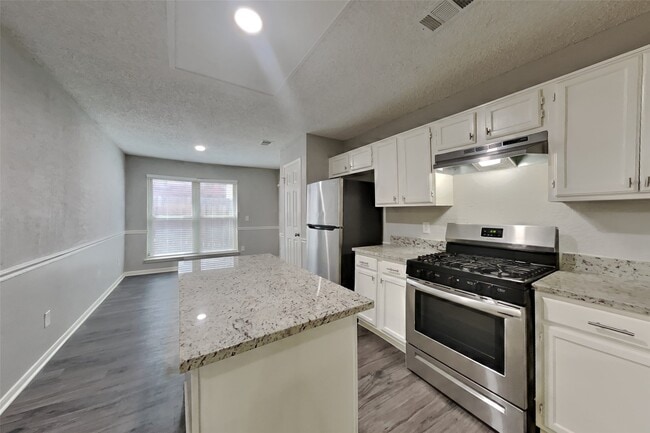 Photo - 18138 Garden Manor Dr