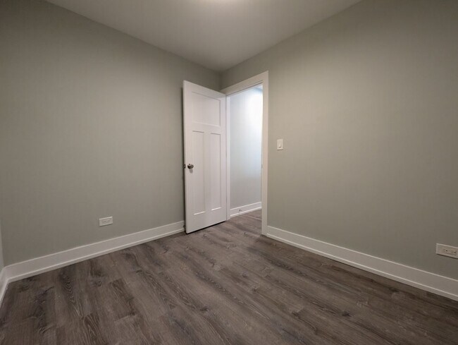 445 W Barry Ave Unit 321