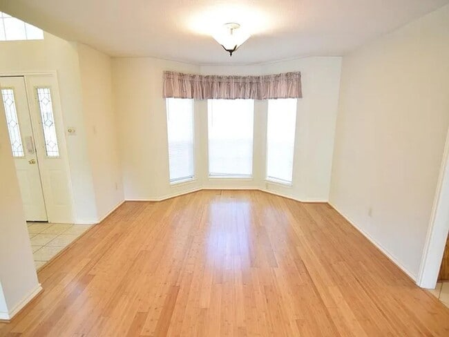 Photo - 4721 Stagecoach Trail