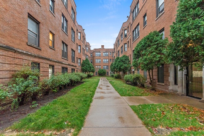 Building Photo - 1361 W Estes Ave Rental