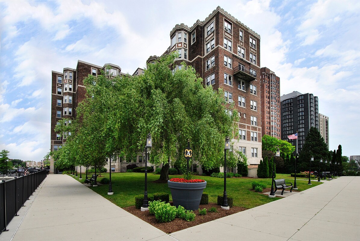 Alden Towers Apartments For Rent In Detroit Mi Forrent Com