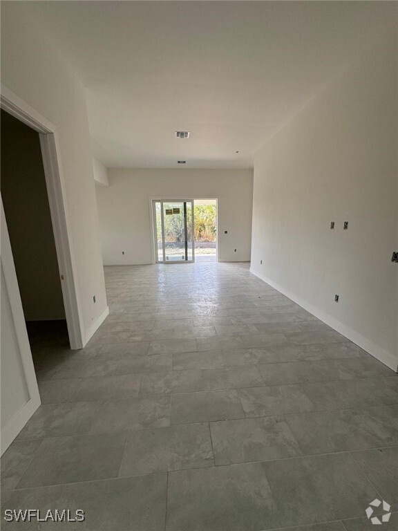 Building Photo - 1058 Bell Blvd Rental