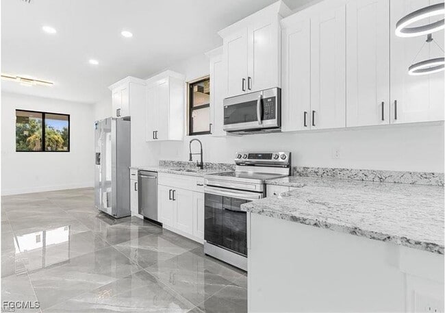 Photo - 128 Nave Ave S