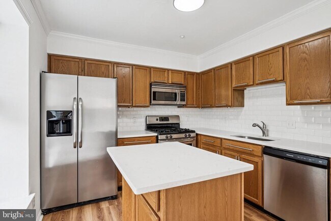 Photo - 1010 Crestmont Dr