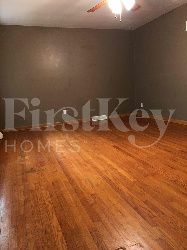 Photo - 8316 Stark Ave