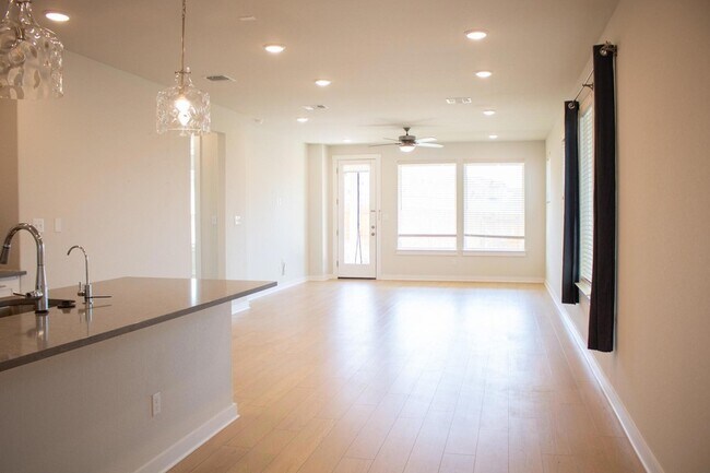 Photo - 123 Table Top Bnd