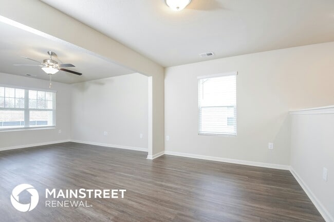 Photo - 260 Smith Glen Dr