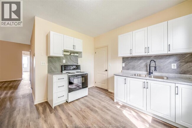 Photo - 770-794 LANGLOIS AVENUE