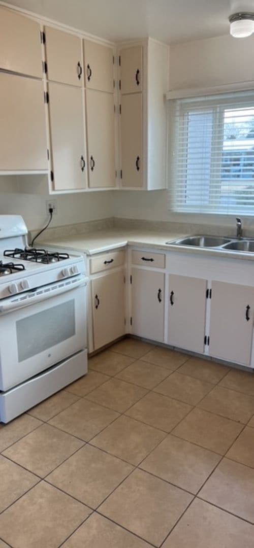 Photo - Nice 3 Bedroom 2 Bathroom, 2 Living areas. NE Heights, with plenty of room to roam inside and out