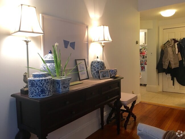 Building Photo - 188 Marlborough St Unit 6 Rental