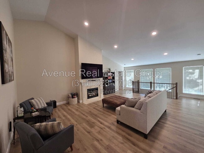 Photo - 956 Briar Green Ct