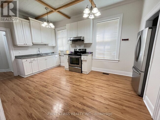 Photo - 432 Charlotte St