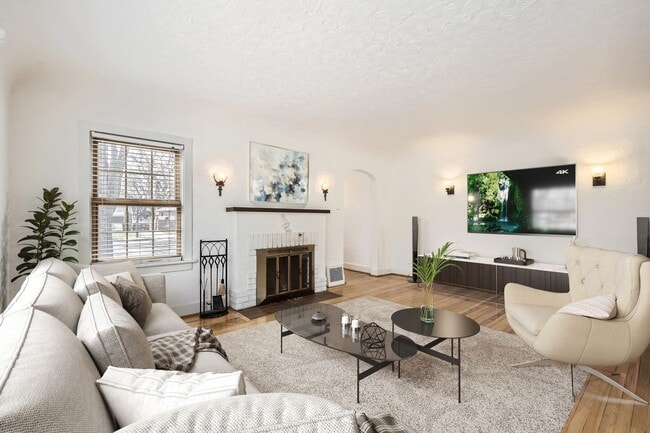 Photo - 520 S Loomis Ave