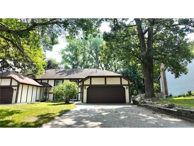 Building Photo - 15229 Buchanan Ct
