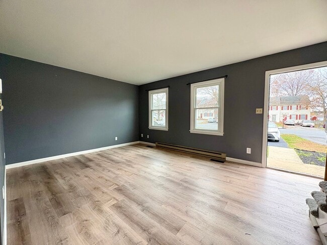 Photo - 3 Bedroom 1.5 Bathroom in Elizabethtown!