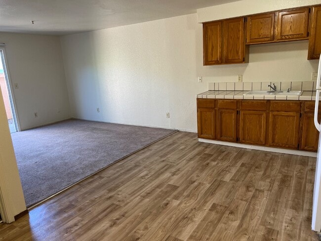 Photo - 2001 Broadway Ave