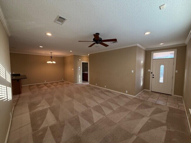 Photo - 6128 79th St