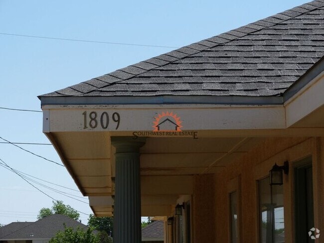 Building Photo - Spacious 2 bedrooms 2 baths apartment.