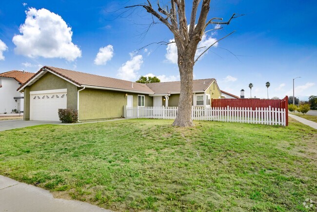 Building Photo - Fantastic 3/2 Single Story Home in Redland...