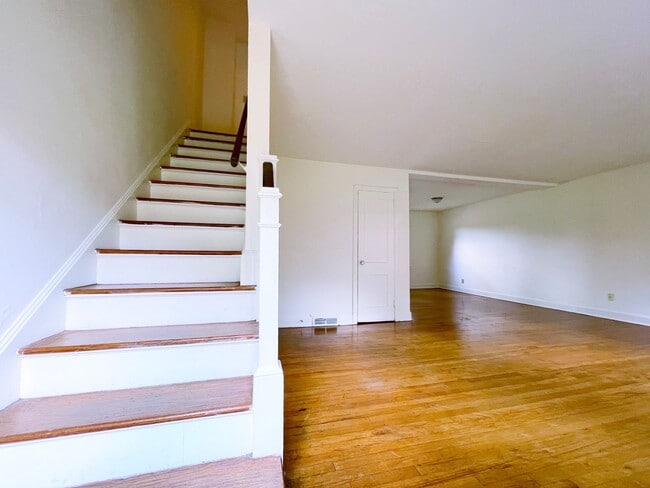 Photo - Latham Park Manor