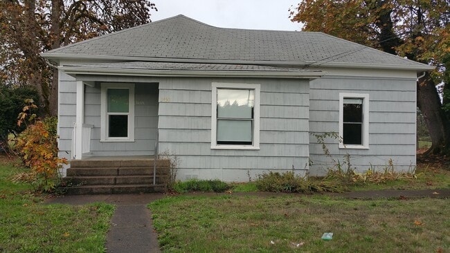 Building Photo - Cozy House