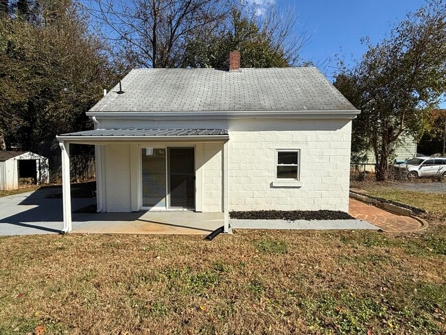 Photo - 2608 Dorchester Dr NW