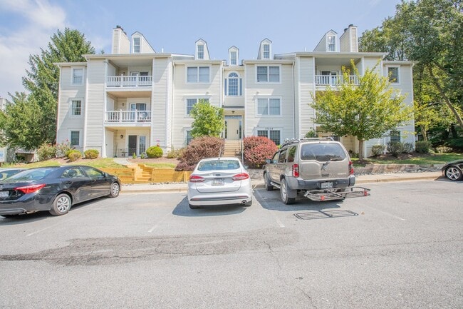 Building Photo - Lovely 2 BR/2 BA Condo in Germantown!