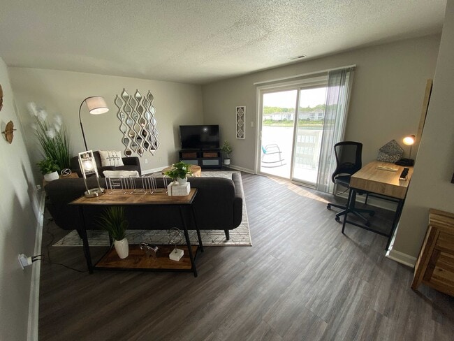 Photo - Eagle Lake Landing