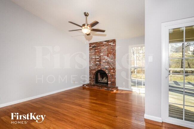 213 Hollyberry Ct