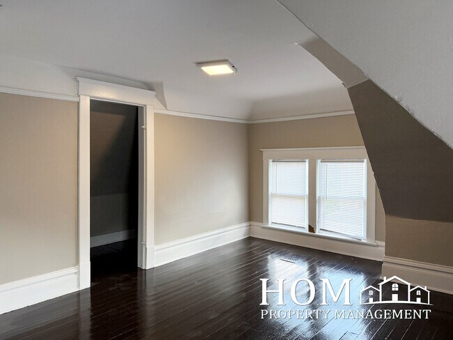 Photo - 110 Bradley St