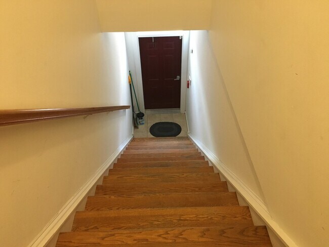 Building Photo - 2146 E Susquehanna Ave Unit 2