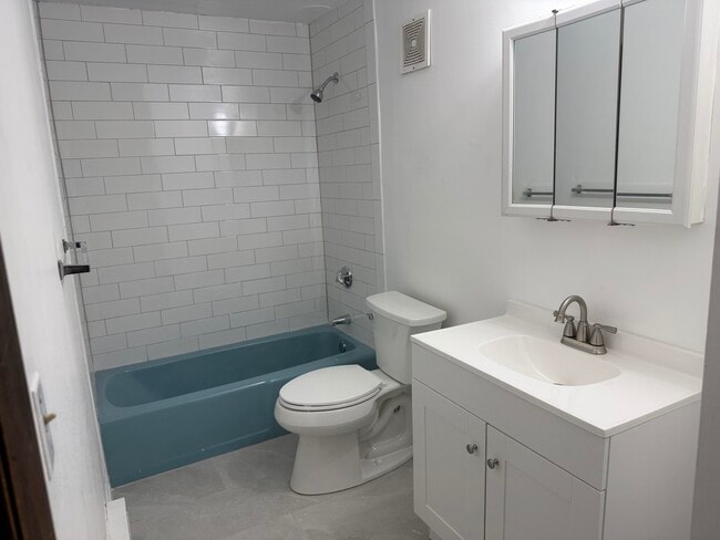 Baño - 224 Main St Unidad A