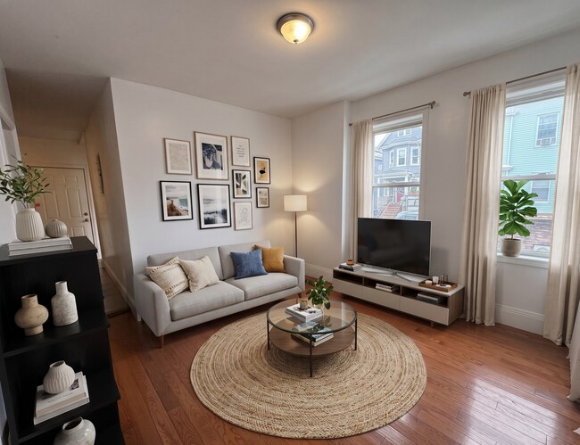 239-241-241 Maverick St Unit 241 Mav #3