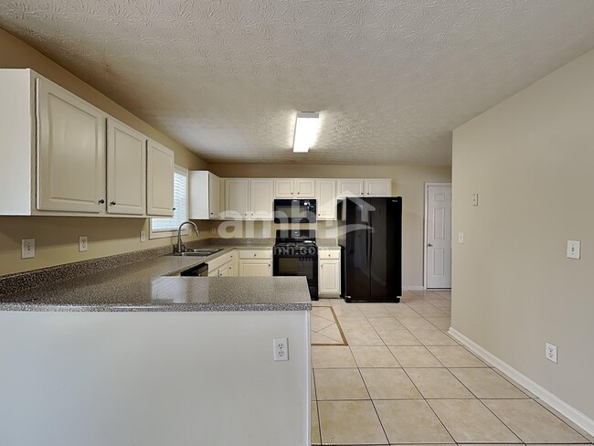 Photo - 550 Brook Hollow Dr