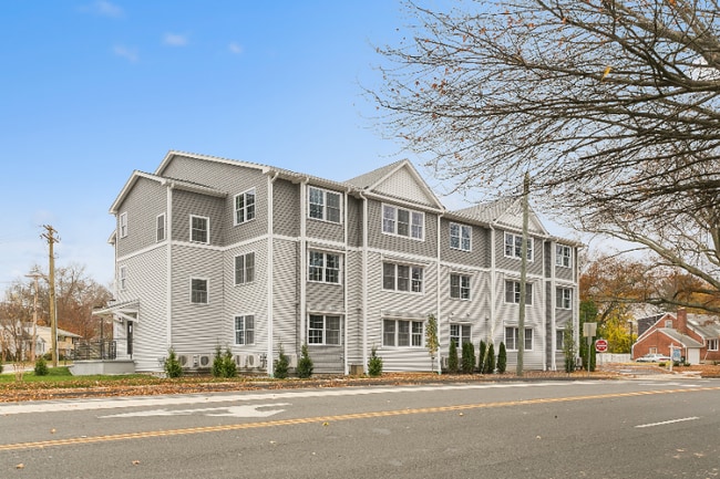 Photo - 1645 Black Rock Tpke Unidad 304