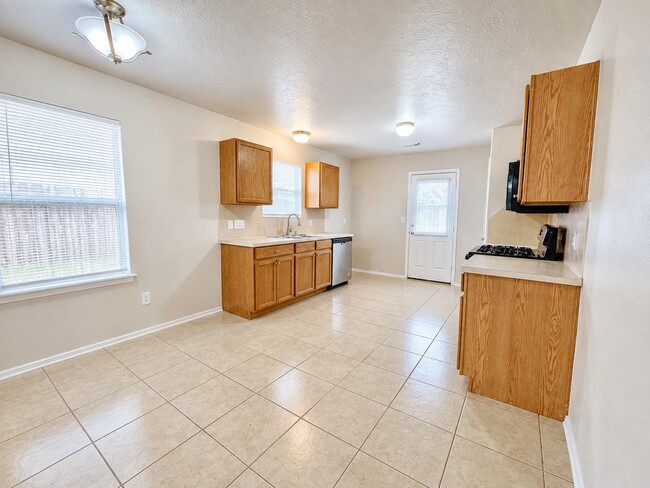 Photo - 14942 Sunset Creek Dr