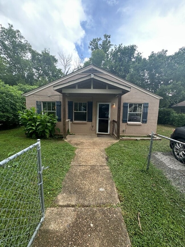 Photo - Freshly Updated 3 Bedroom Home in St. Elmo!!
