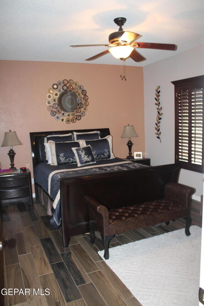 Photo - 336 Emerald Woods St