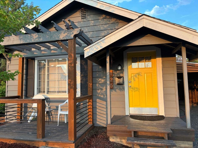 Photo - 126 SW 4th St