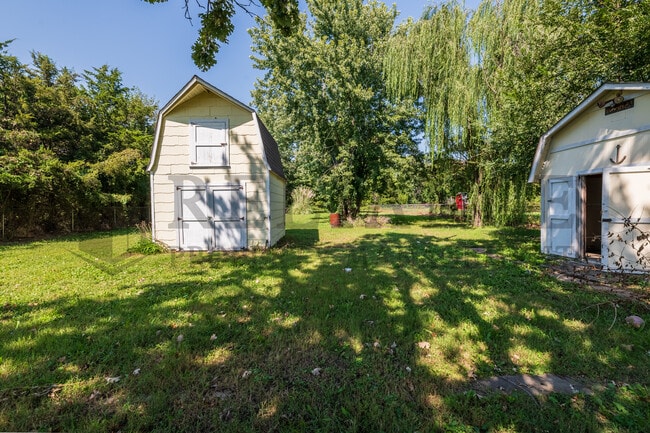 Photo - 902 W Wallingford St