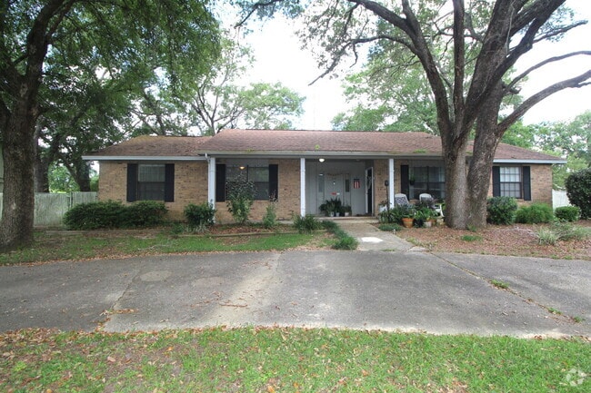 Building Photo - 2BD/1BA Duplex in NE Pensacola – Fenced Ya... Unit A Rental
