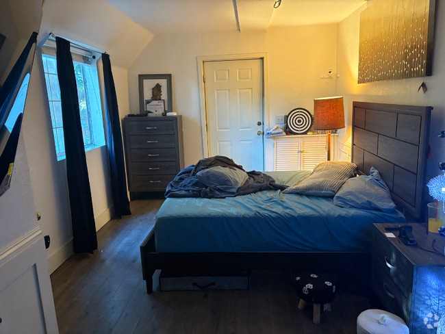 Building Photo - 1548 Le Flore Dr Unit Apt.