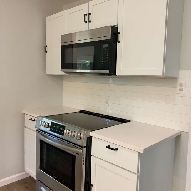 Photo - 505 E Heron St