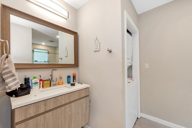 Photo - 228 Calumet St Unit 3