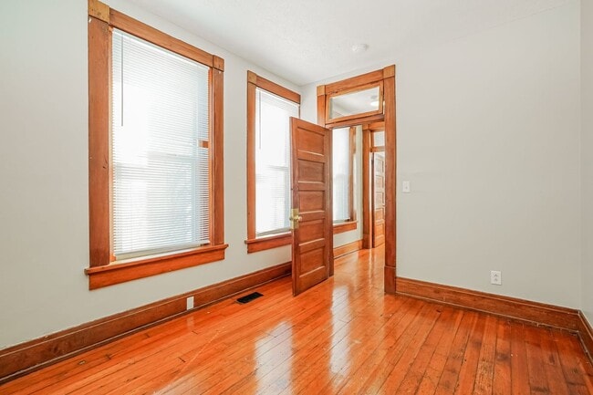 Photo - 804 E Main St