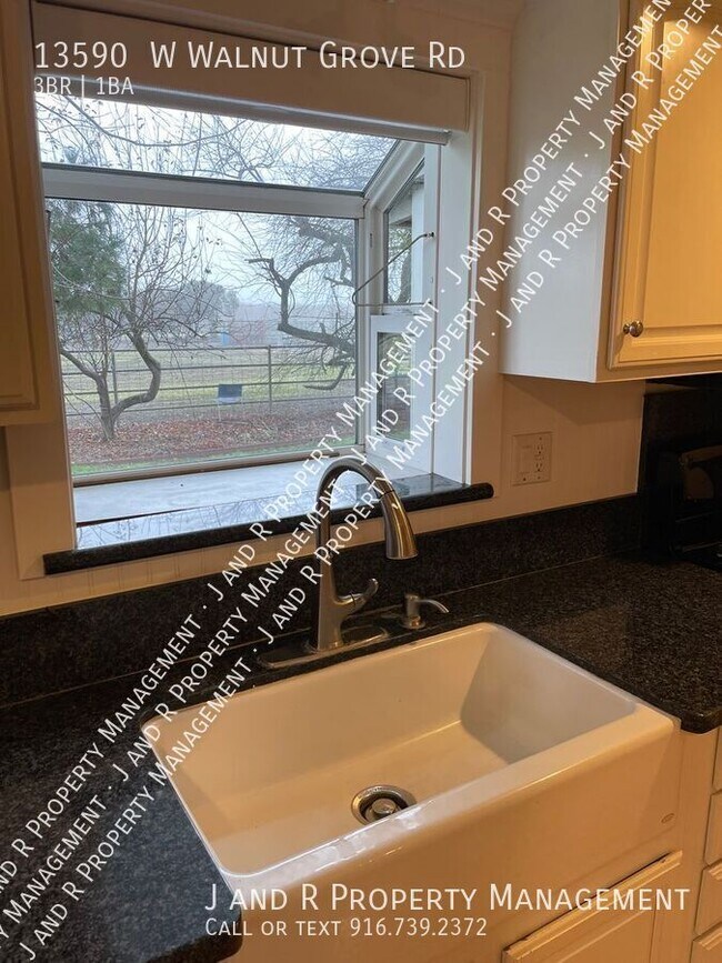 Photo - 13590 W Walnut Grove Rd