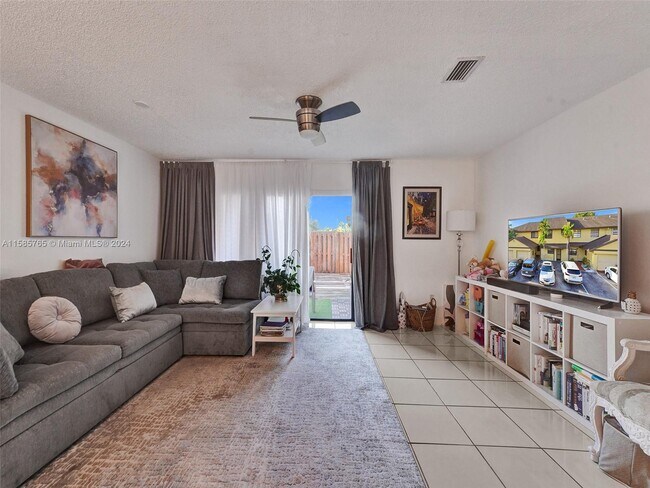 Photo - 1123 NE 210th Ter